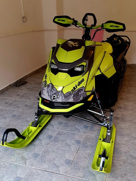 Snowmobil Ski-Doo Summit X Expert 850 Turbo R  165 Schimb