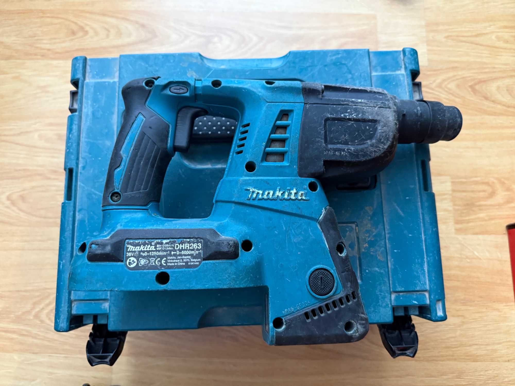Makita DHR263 Перфоратор