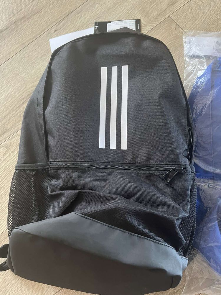 Чисто нови раници Adidas