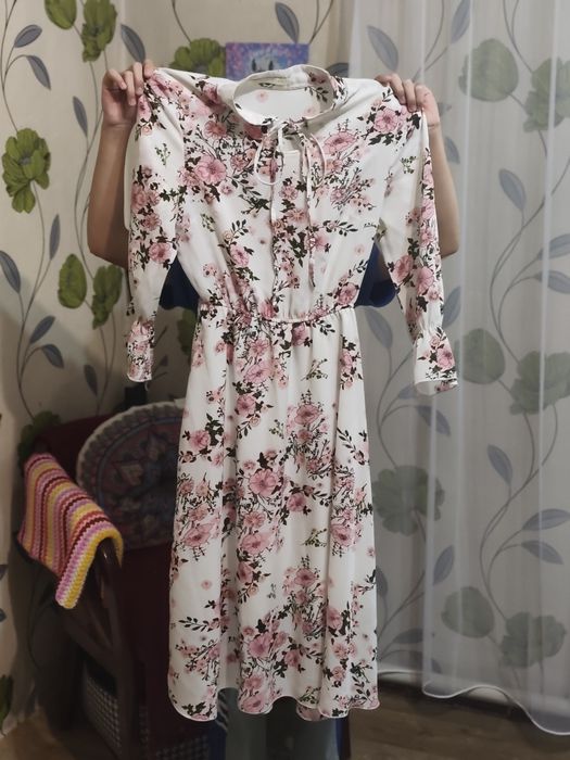 Платье одёваные но в хорошем состоянии