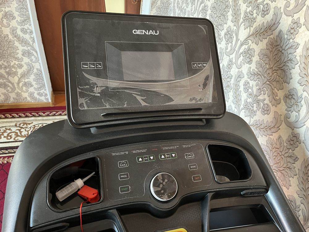 Продам беговую дорожку от Genau