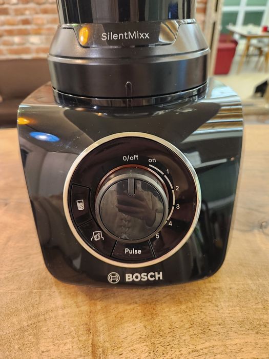 Блендер Bosch Silent Mixx + приставка за ядки и сосове