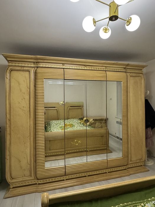 Спальный гарнитур