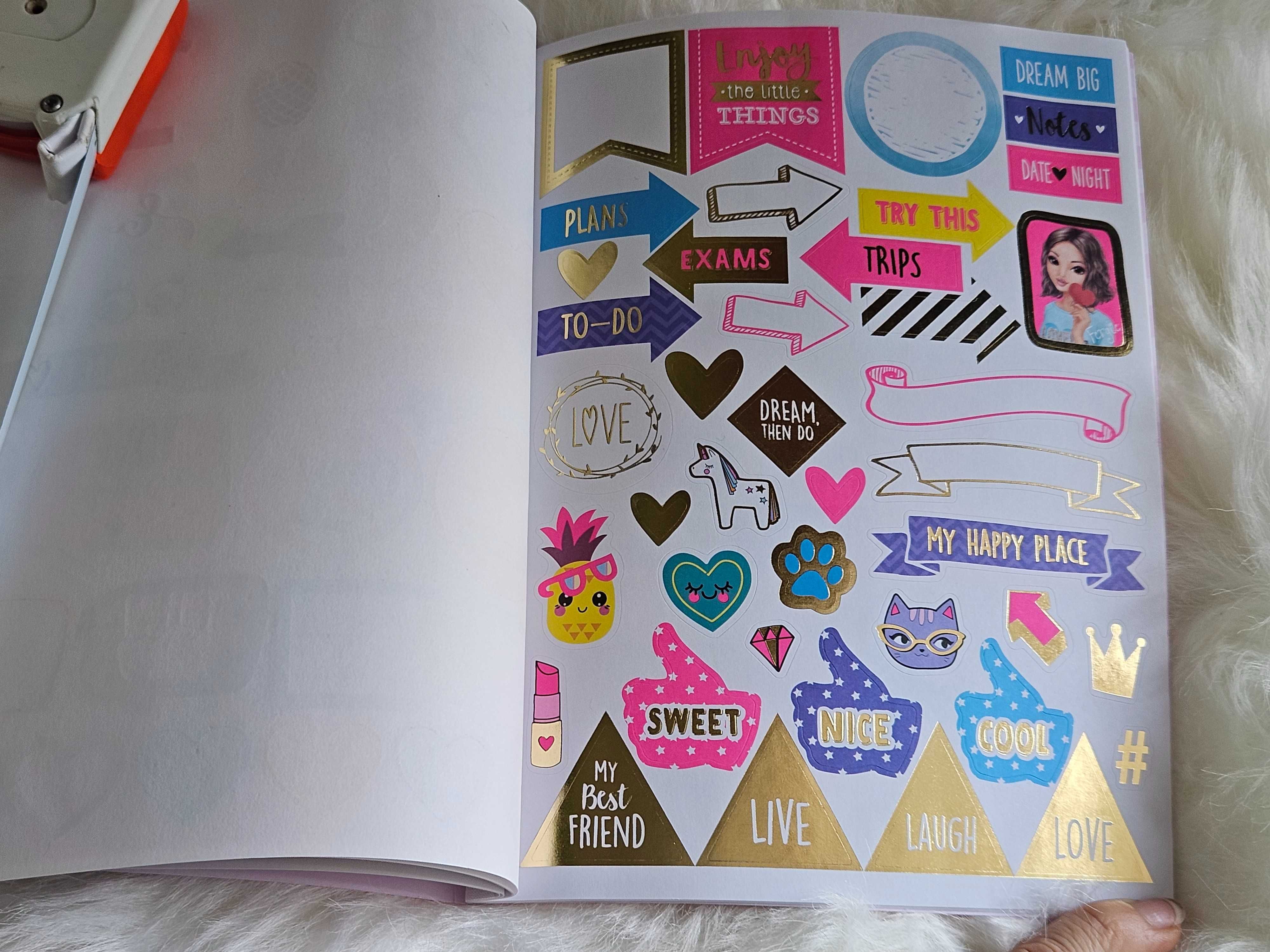 Top Model-Sticker Book With 325 Design Elements