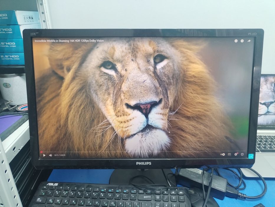 Монитор Philips 23" FullHD IPS LED