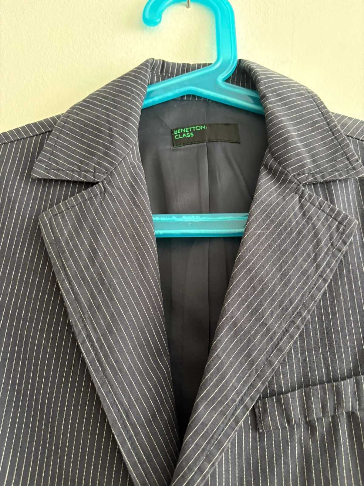 Продавам детско сако Benetton