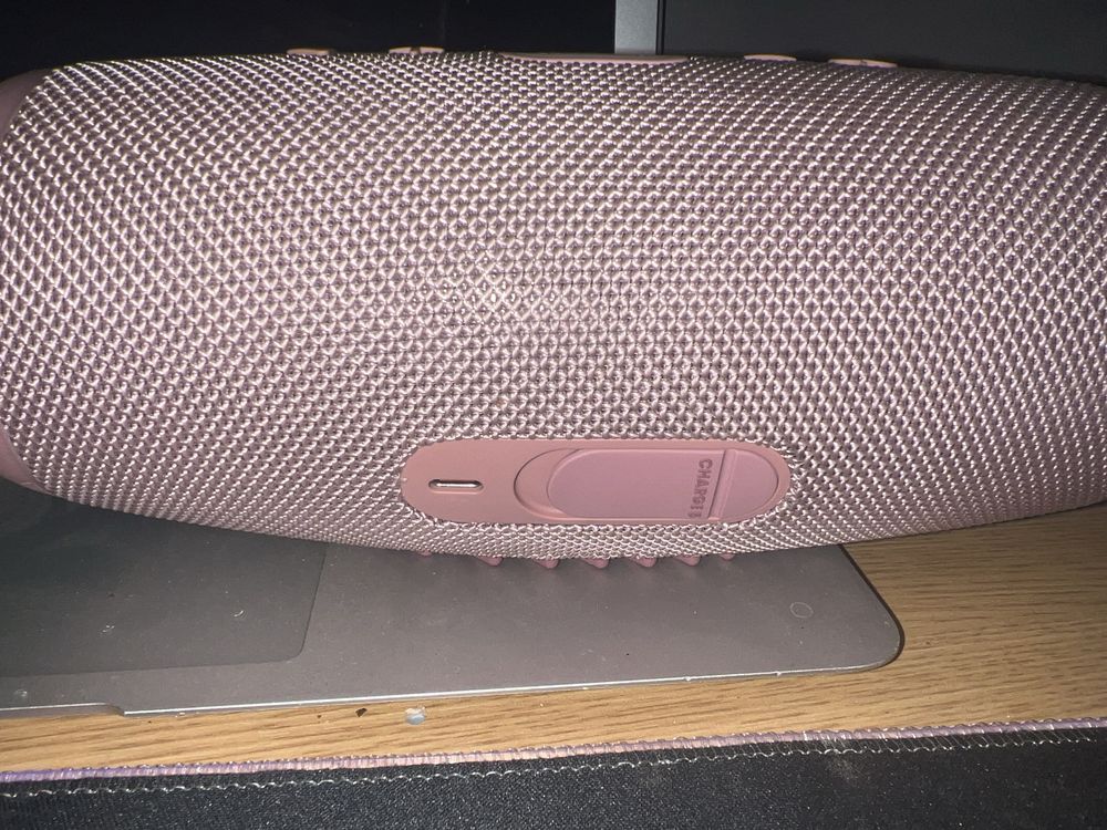 Vand/schimb cu soundbarJbl charge 5 folosit doar pentru test,original.