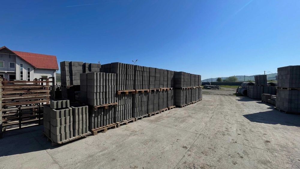 Jardiniera Flora – Element pentru grădini - Medias - LICHIDARE DE STOC