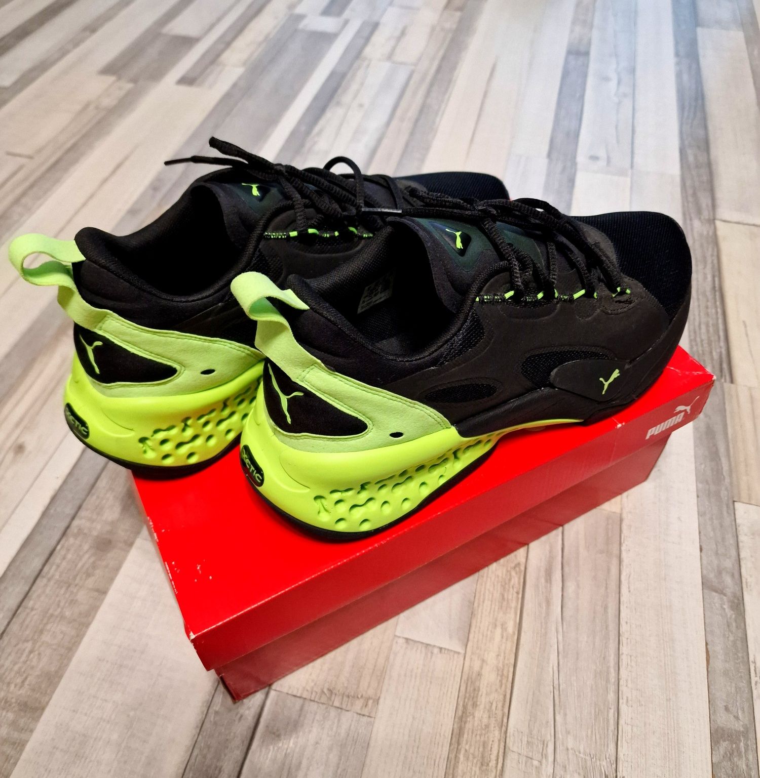 PUMA Xetic Halflife - Black-Green Glare - impecabili, ambalaj original