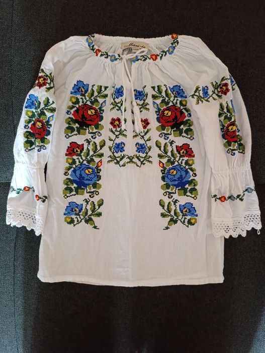 Ie fetiță și rochiță (2 ani)