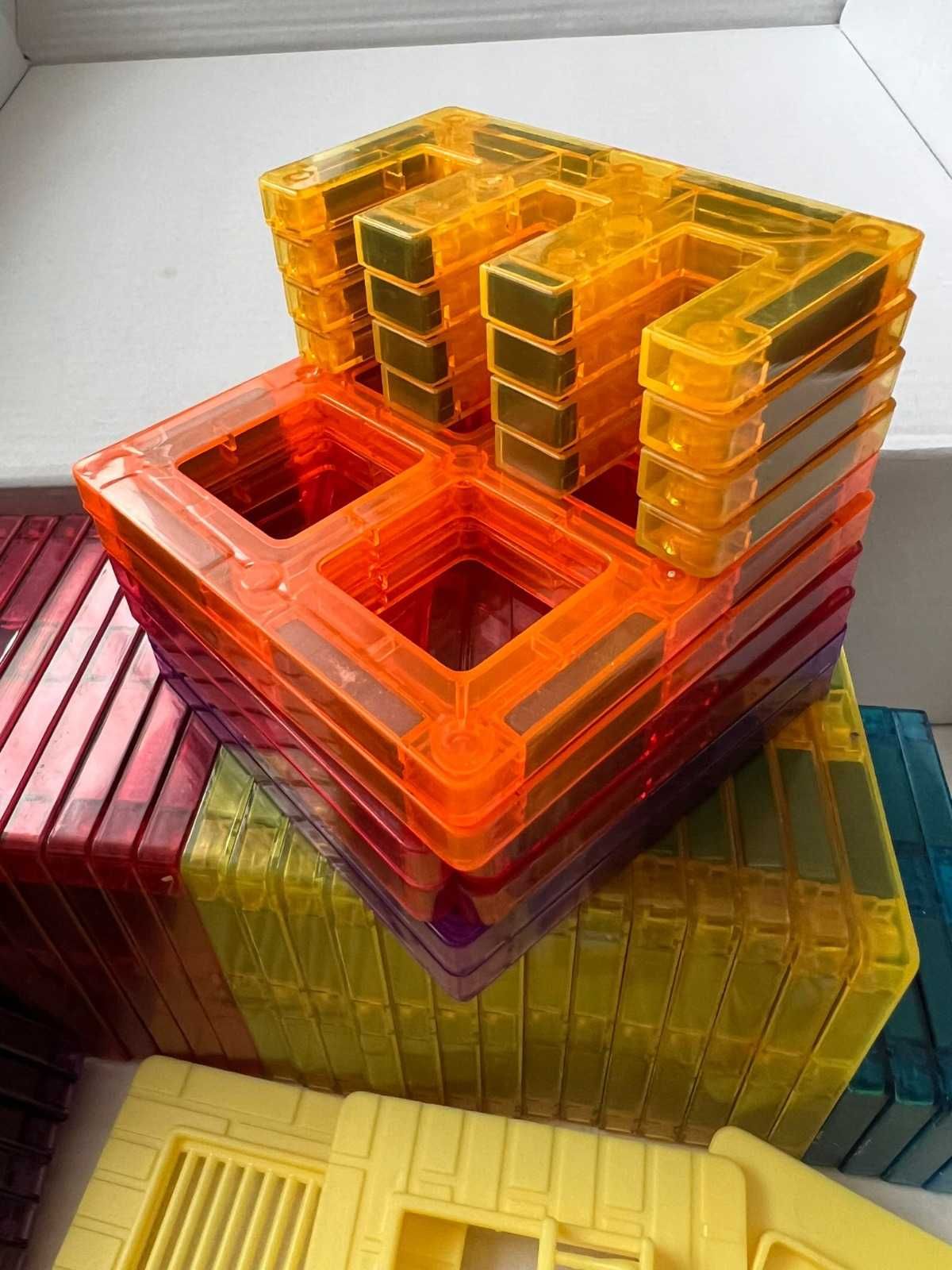 Set constructie magnetic 3D nou, 2+ ani, multicolor,100 piese