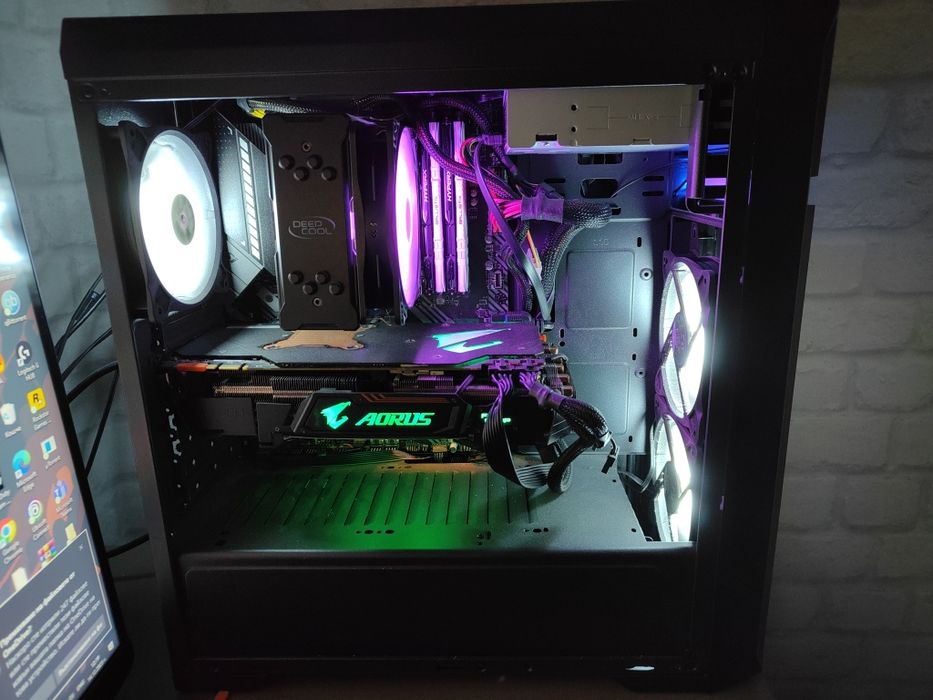 Геймърски компютър i7-10700F / GTX 1080 Ti 11GB/ 32GB RAM / SSD 2TB –
