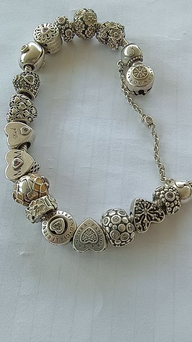 Brățară Pandora cu accesorii originale,mărime 19