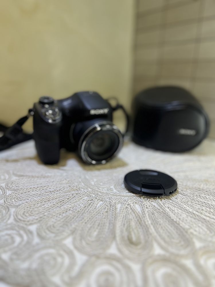 Професионален фото апарат Sony H 300