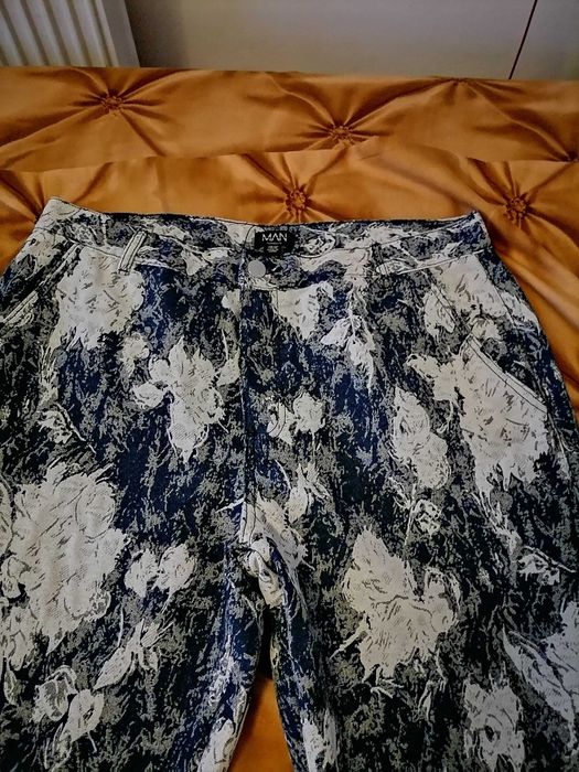 BoohoooMan blugi tapiserie cu croială relaxată masura 54 Plus - Anglia