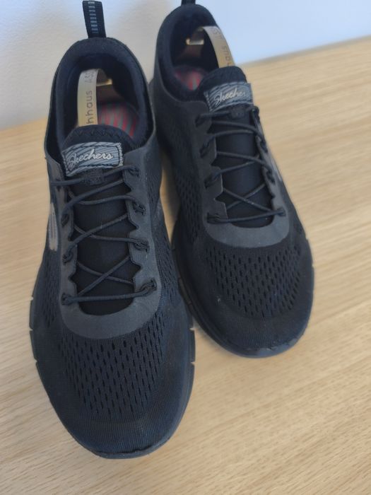 Skechers memory foam 41 (26cm)