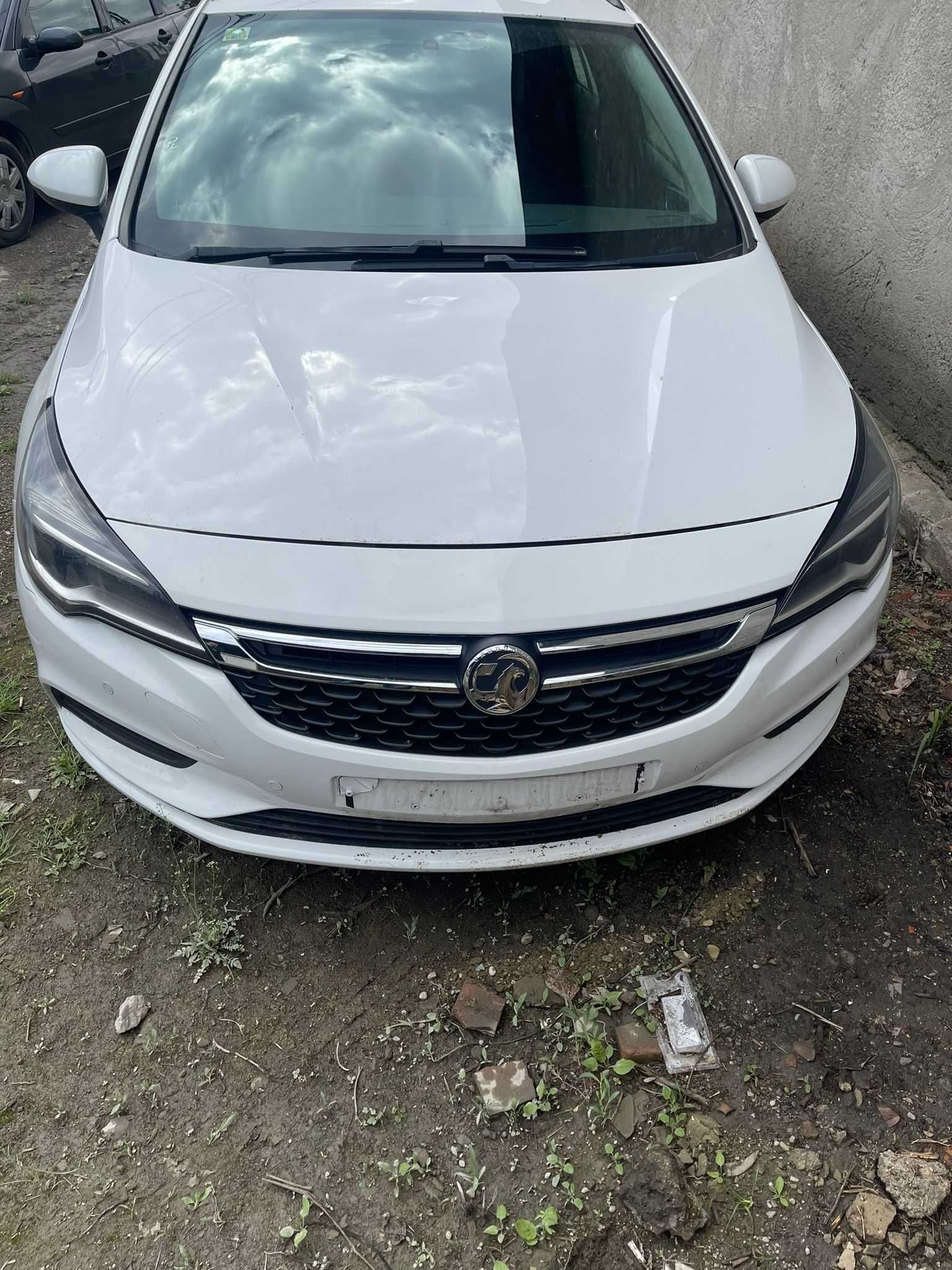 Fata completa Opel Astra K