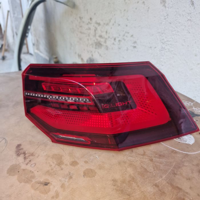 VW GOLF 8 dynamic kombi десен стоп
