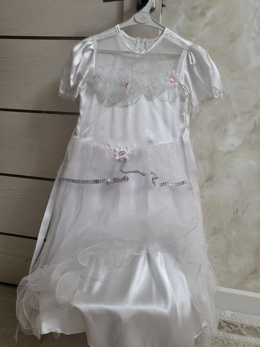 Все бальные платье по 3000тг новый