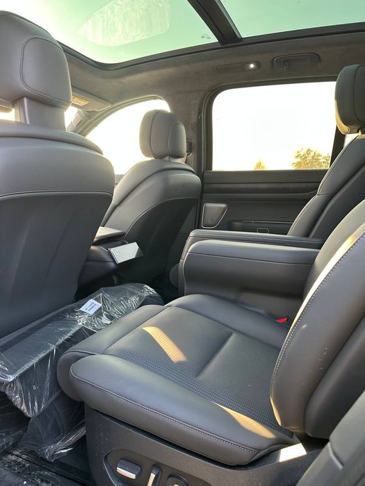 NIO kompaniyasiga qarashli  EL 8 model