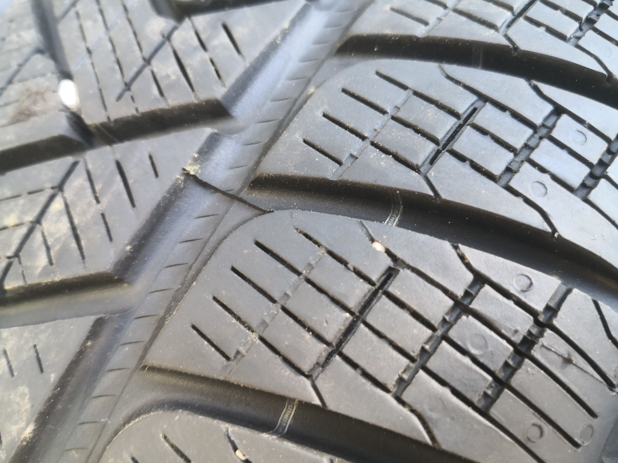 245 45 18 гуми като нови Pirelli RFT dot 20