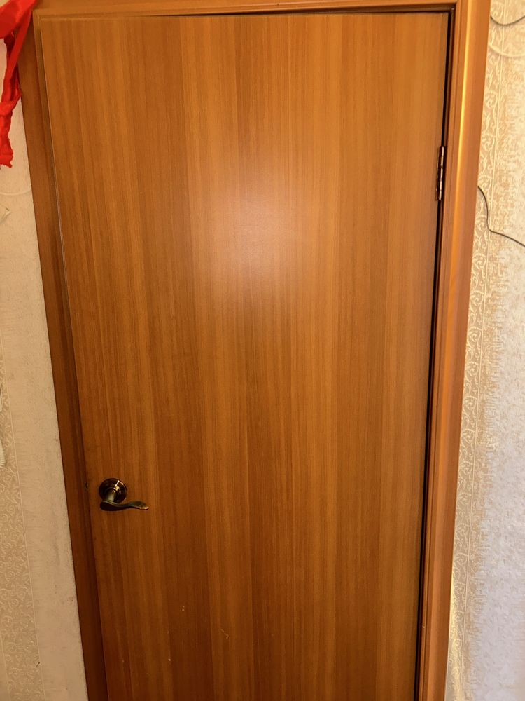 Продам входную железную дверь