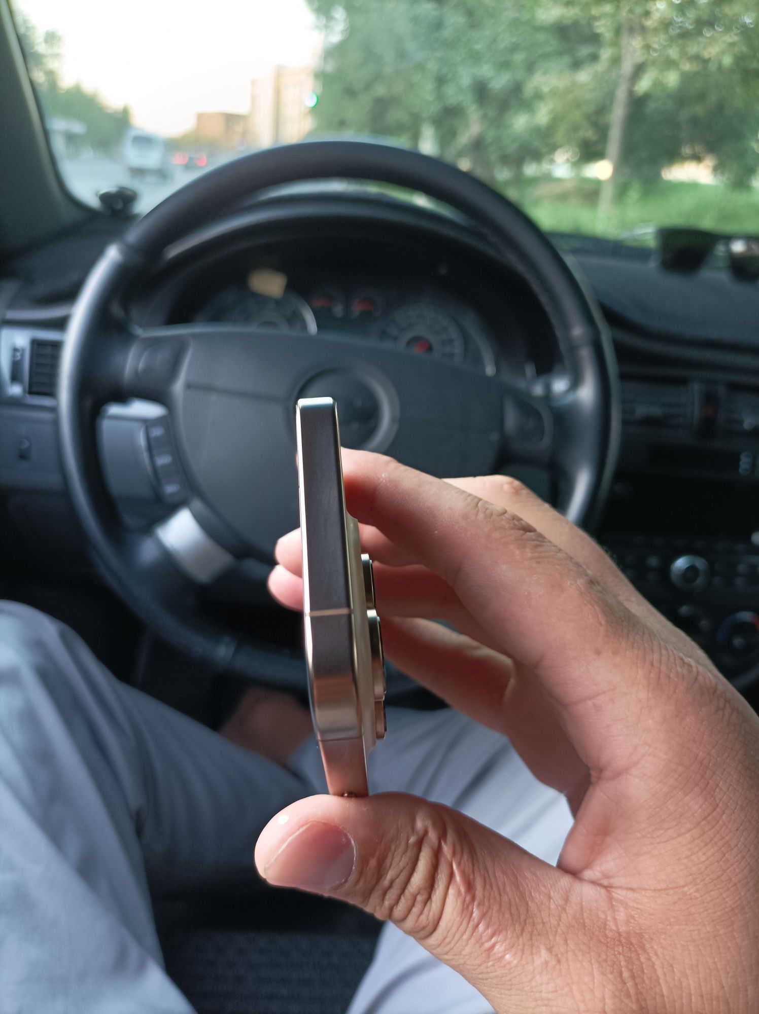 Iphone 16 Pro Desert
