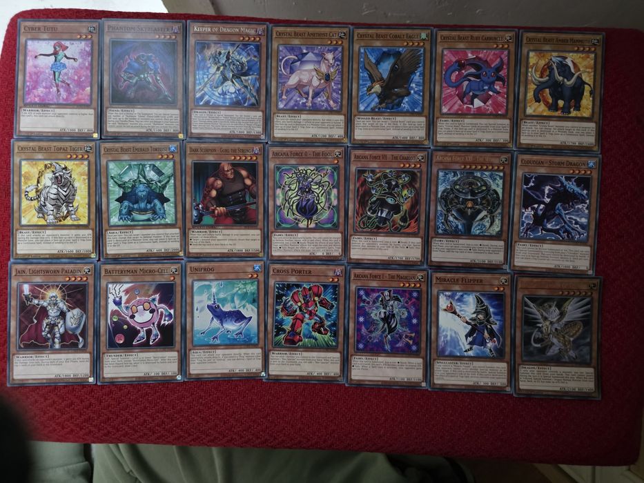 Продавам Yu-gi-oh карти