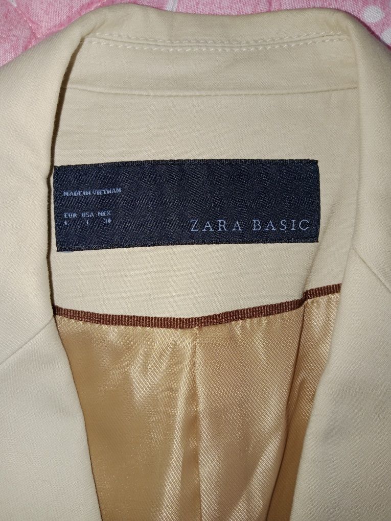 Zara стильный пиджак на девушку