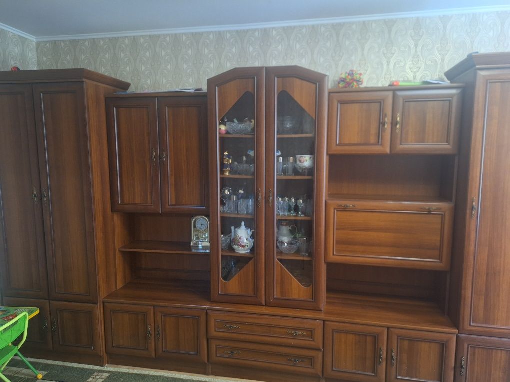 Гостиная, срочно!