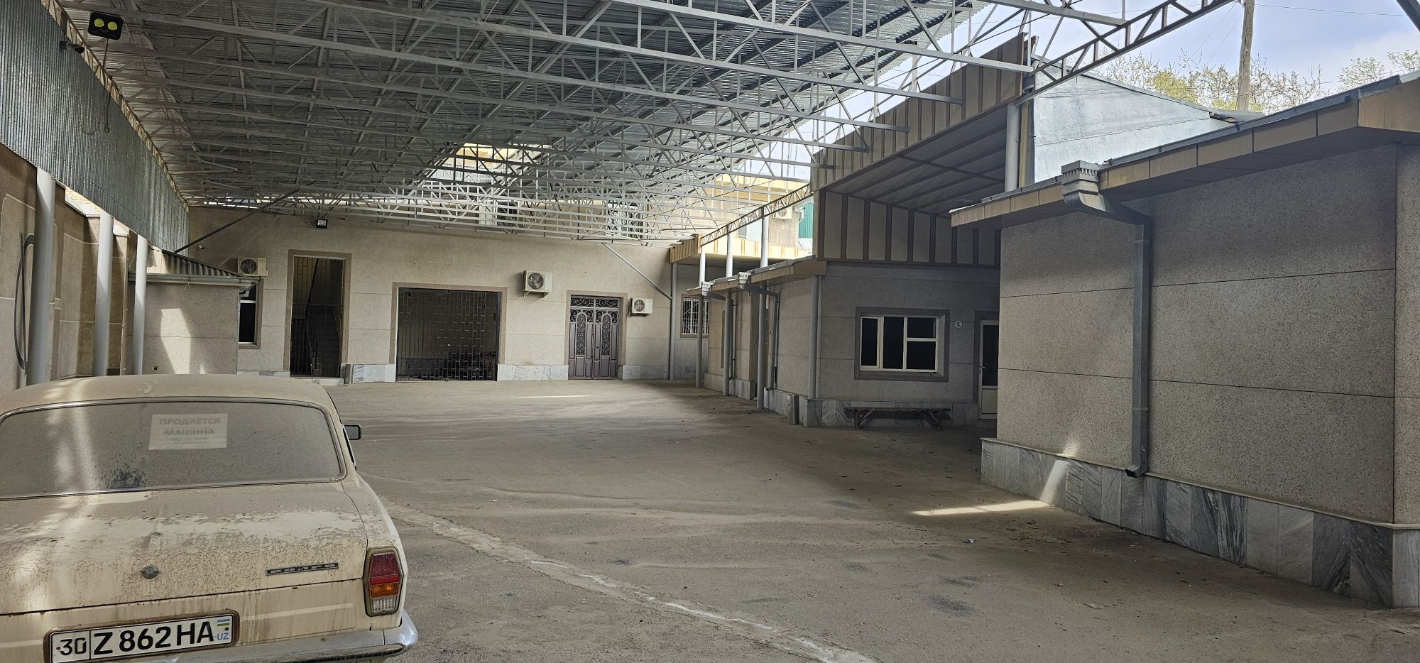 Prodayotsya  ili zdayotsya v arendu baza v cebtre goroda ijara berilad