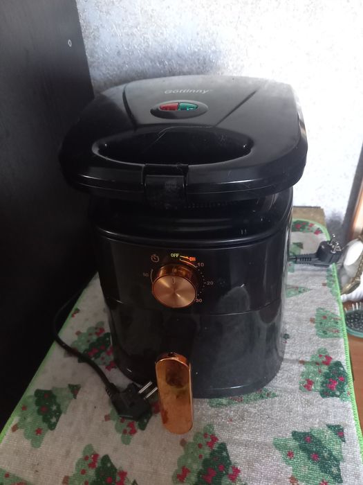 Продам Аэрогриль и Вафельницу.