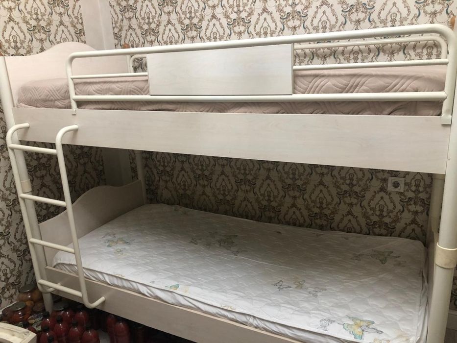 двухэтажная детская кровать