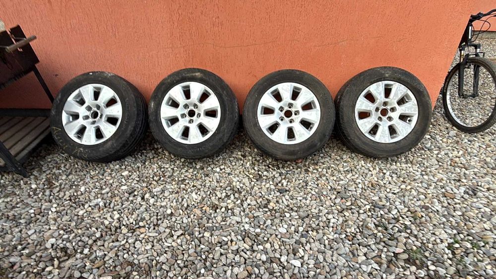 Vând jante de bmw 525 cu cauciucuri cu tot