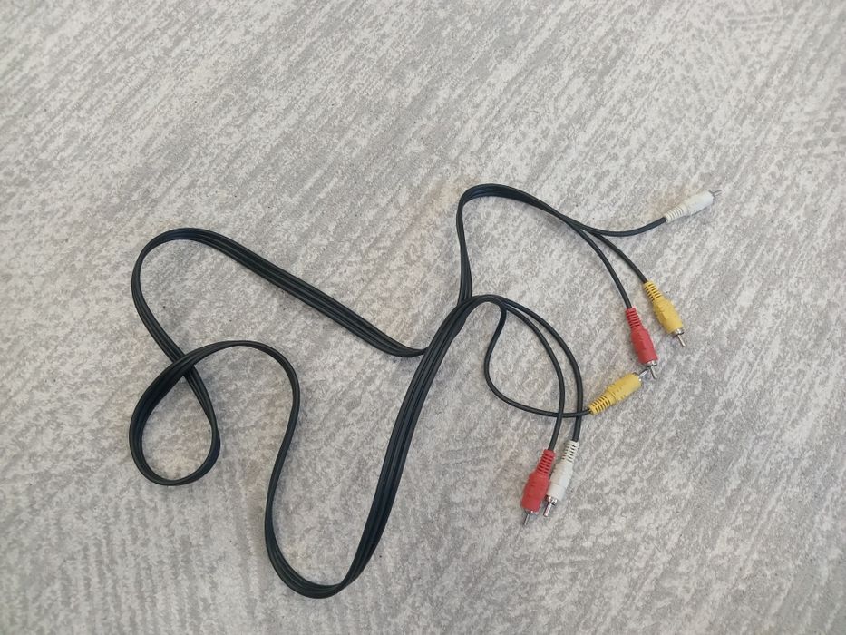 Длинный аудио провод