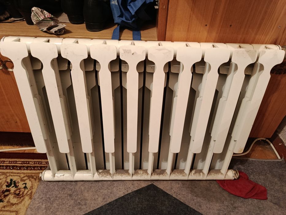 Продам алюминиевую батарею, б/у, забита, но можно промыть