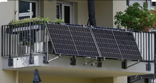 Panouri fotovoltaice montare in balcon