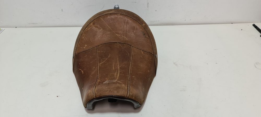 Sa scaun sea sezut  solo seat Harley Davidson Street / Fat Bob