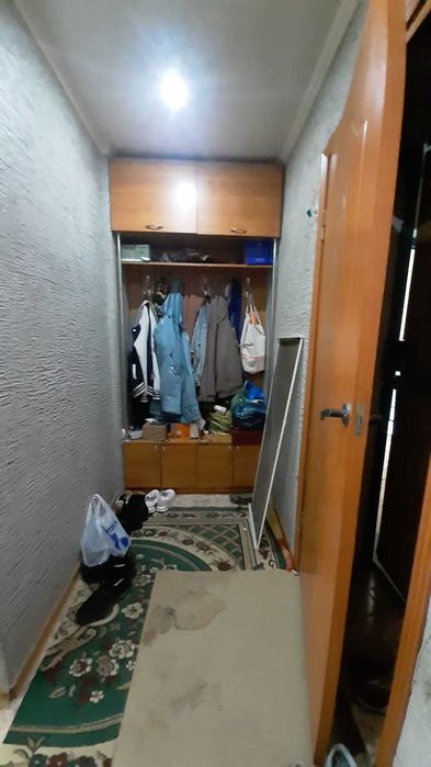 Продаётся 1 комн.кв. 8 мкр. 31,4 кв.м. 1982 г.