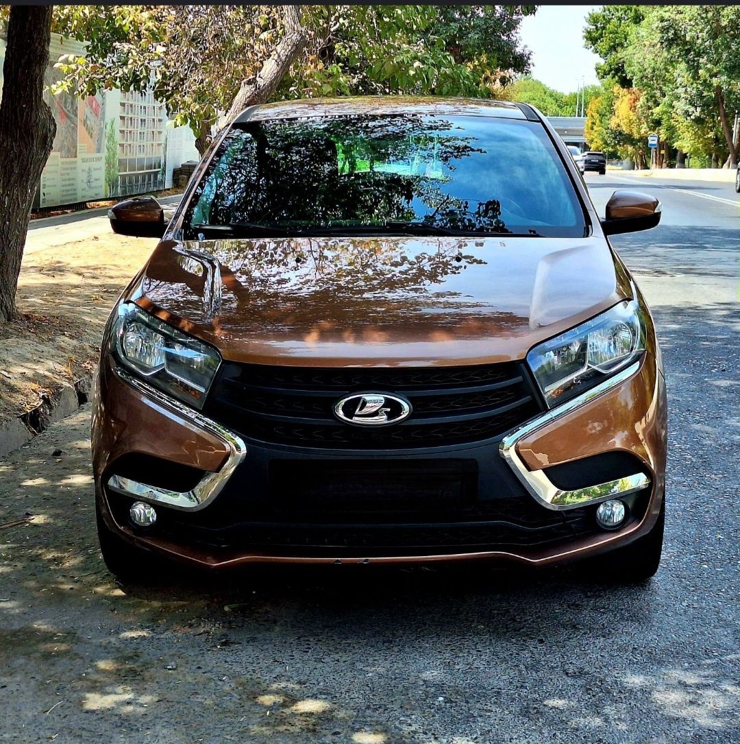 Lada X Ray tinig'idan izlaganla uchun Trakerni javobibini berdiganidan