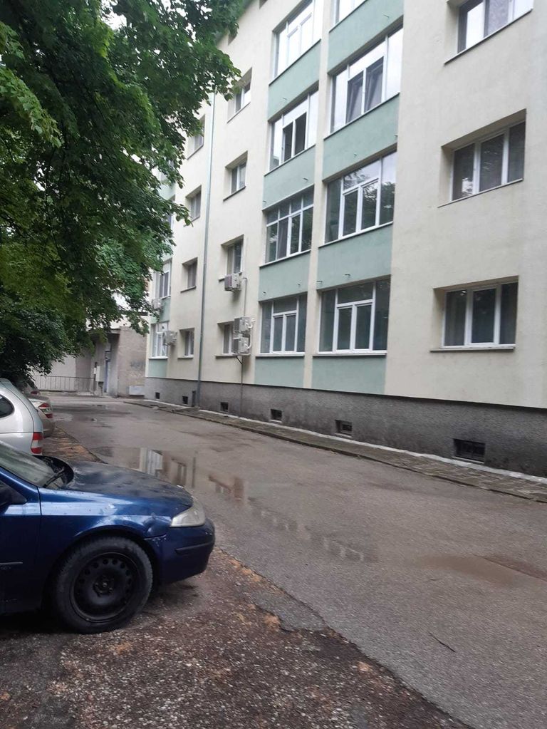 Продава се Четиристаен апартамент в Силистра, в.з. Юг - 130 кв.м за 593 €/кв.м - Снимка #2