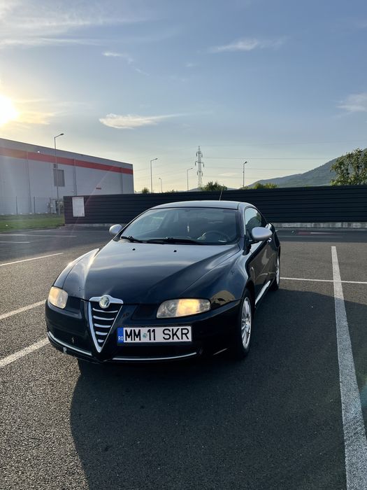 Vând Alfa Romeo GT