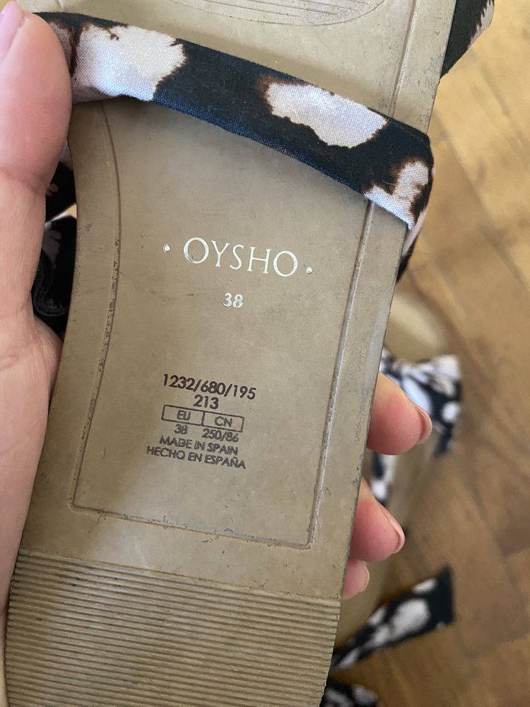 Sandale oysho cu legare pe picior