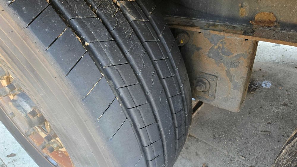 Semiremorca prelata de cereale