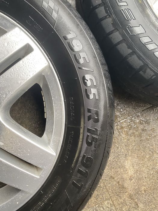 Vand roți pe 15 cauciuti de vara