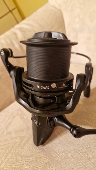 Vând 2 Mulinete East Shark