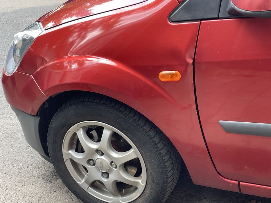 Vand Ford Fiesta, 2006, 123000km, 1800€.