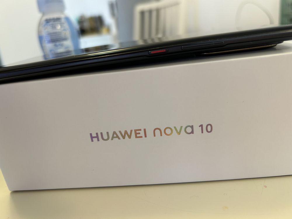 Telefon Huawei NOVA 10 - Garanție valabilă 1 an jumatate