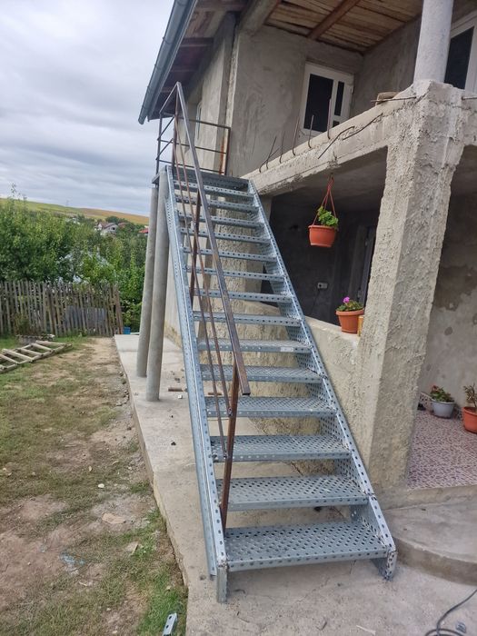 Scari metalice galvanizate