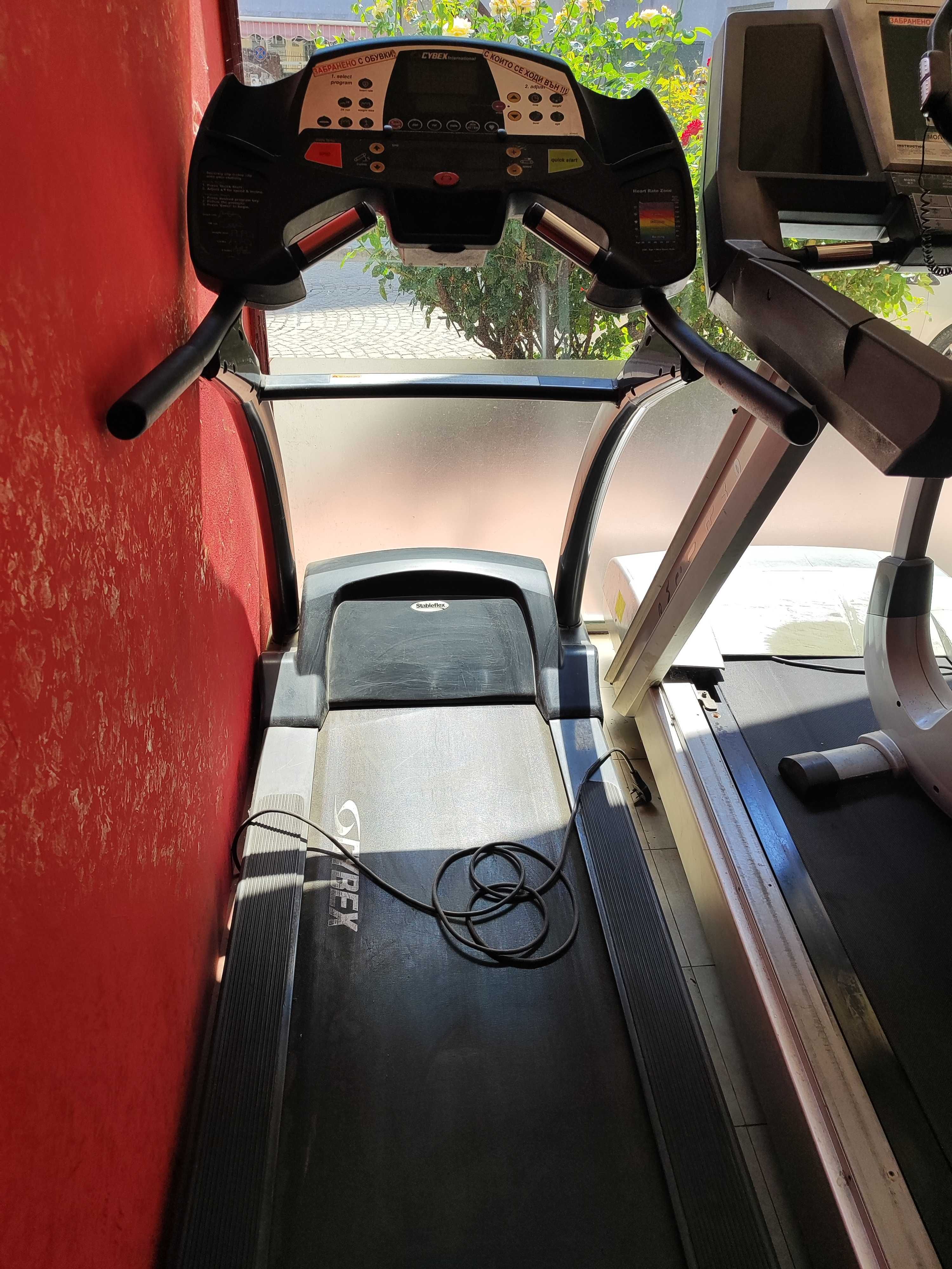 Професионална бягаща пътека cybex 530pro+ и преса за гърди ТЕСА